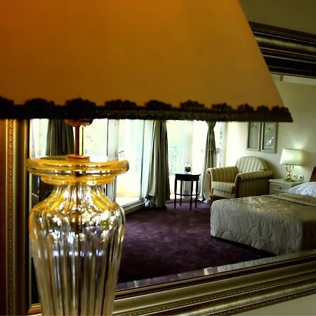 Vera Hotel 4*