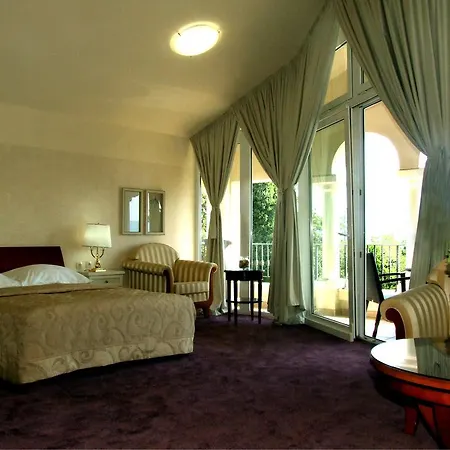 Vera Hotel