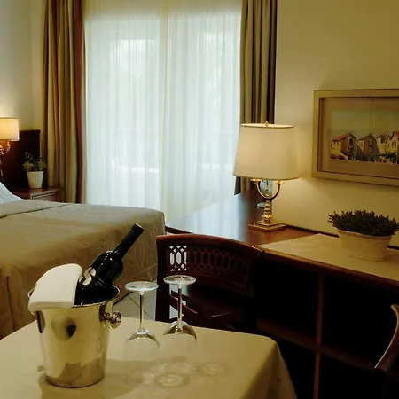 Vera Hotel 4*